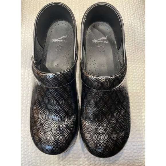 Dansko Professional Clogs Size  EU 42 - US 11.5-12 - Carbon Fiber Patent Leather - Picture 4 of 8